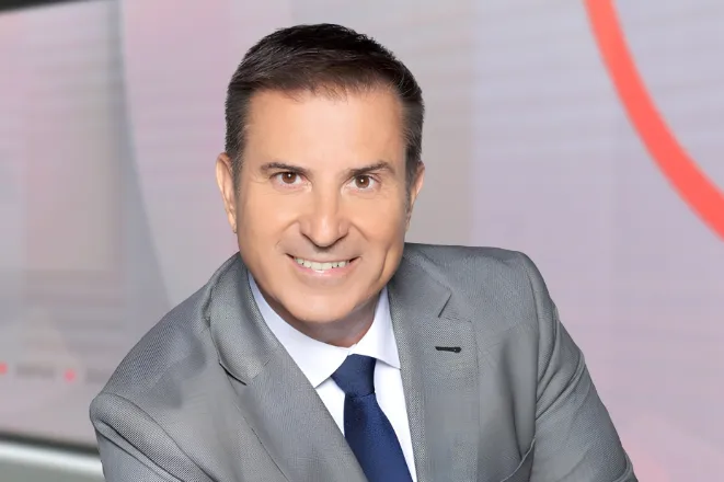 Παναγιώτης Στάθης παρουσιαστής δελτίου ειδήσεων ΕΡΤ