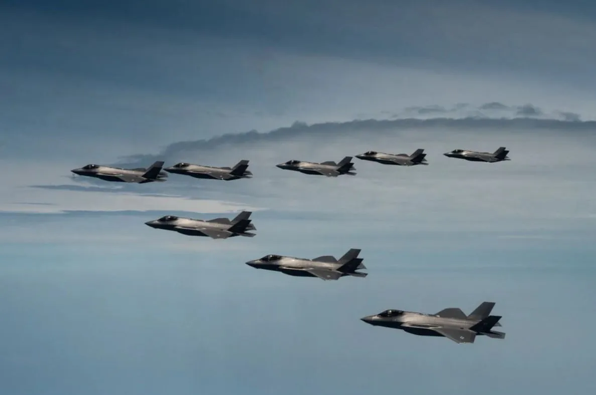 Μαχητικό αεροσκάφος F-35 σε πτήση