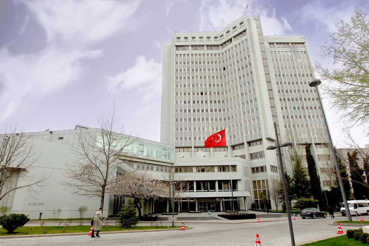 Σημαίες Τουρκίας και Κύπρου σε διαπραγματεύσεις για το Κυπριακό