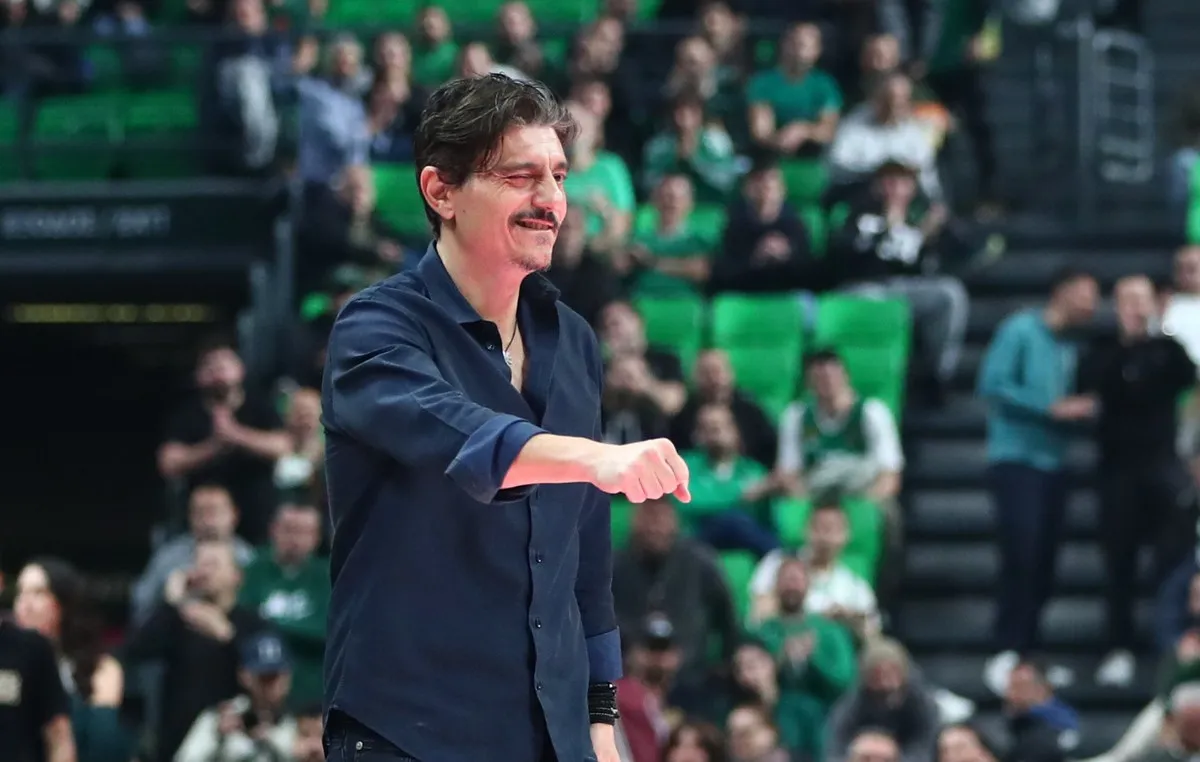 Ο Μπρανκού Μπαντιό με τη φανέλα του Παναθηναϊκού