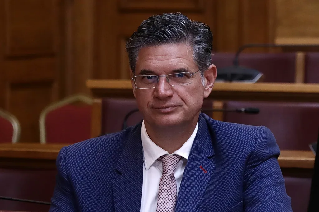 Ο Διονύσης Καλαματιανός σε συνεδρίαση της Βουλής