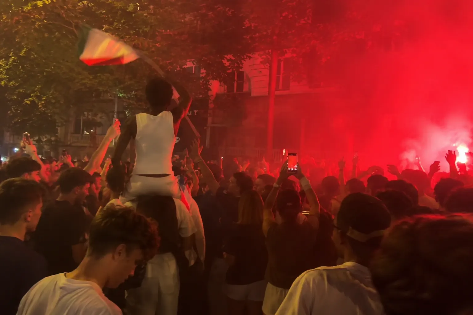 Επεισόδια οπαδών στους δρόμους μετά τον αγώνα Μουντιάλ