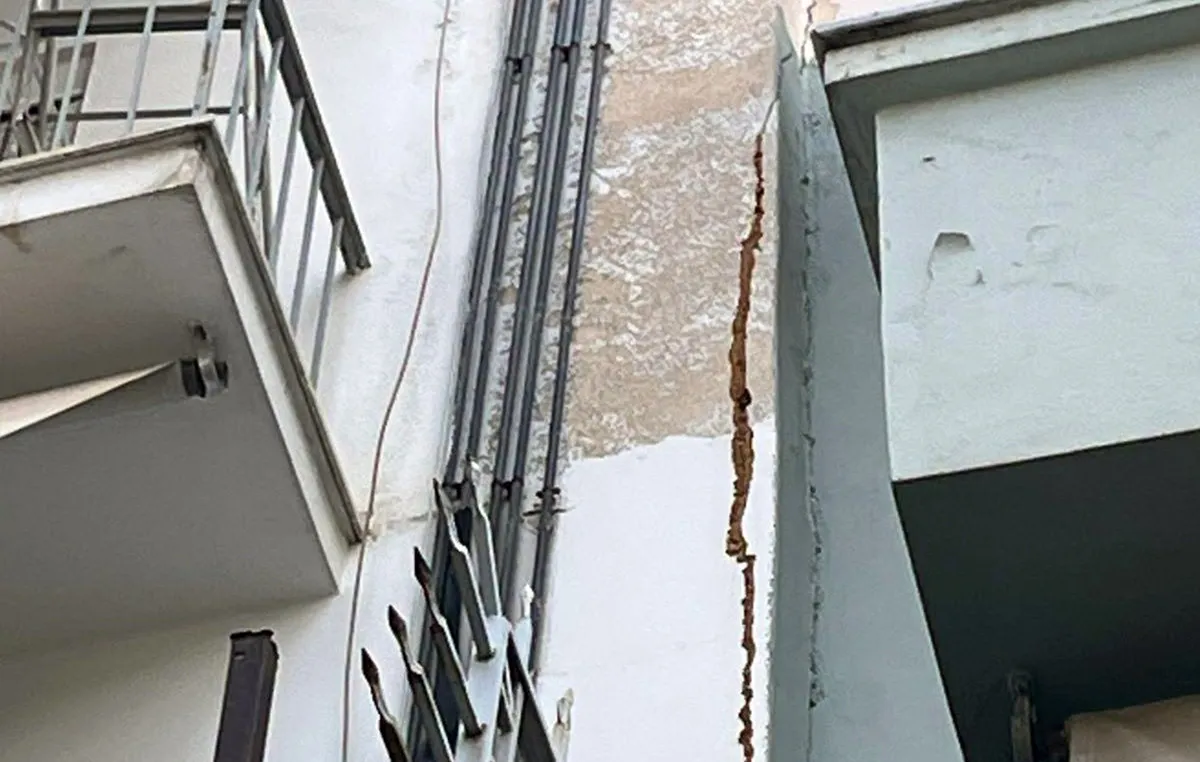 Ρωγμές σε κτίριο στην Κυψέλη από έργα Μετρό