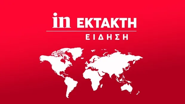 Πυροσβέστες κατασβήνουν φωτιά στο κτίριο Μπάντμιντον Γουδή