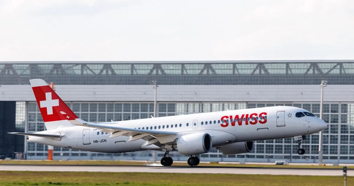 Αεροσκάφος της Swiss σε αεροδρόμιο