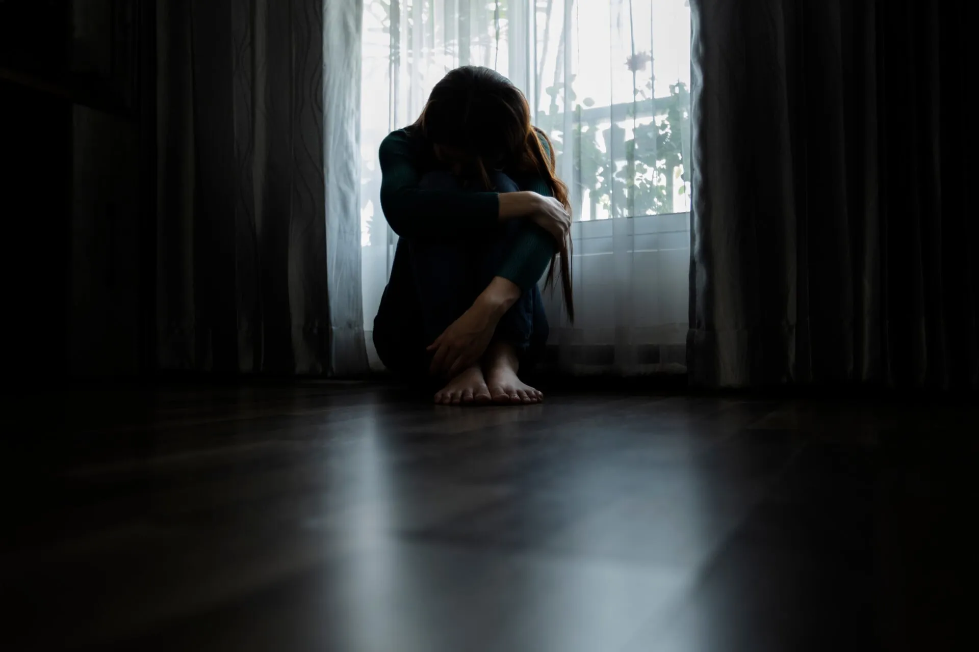 Αστυνομικοί της NCA σε επιχείρηση κατά διεθνούς δικτύου βιαστών