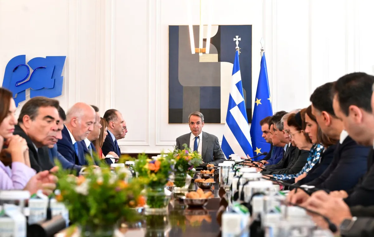 Ο Μητσοτάκης μιλά στο Υπουργικό Συμβούλιο για τις φωτιές