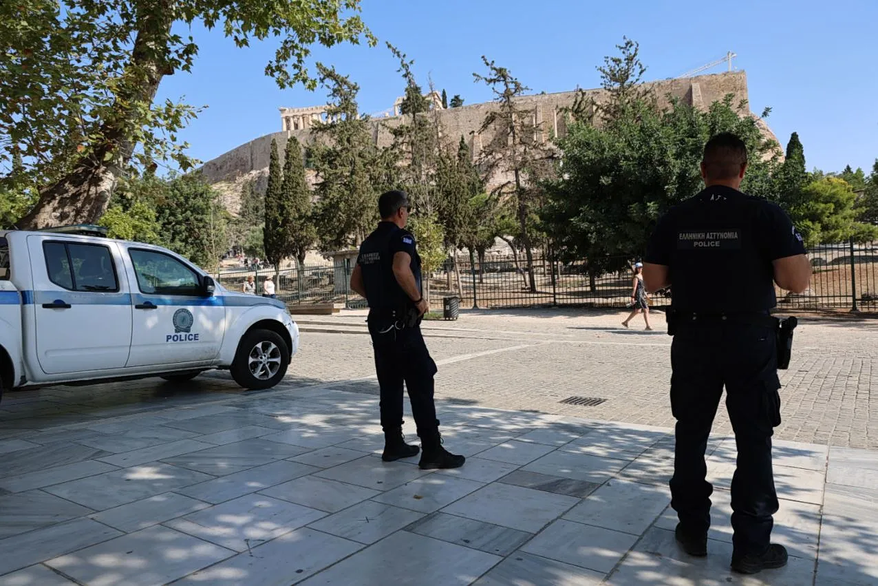 Αστυνομία στην είσοδο της Ακρόπολης μετά την επίθεση με μαχαίρι