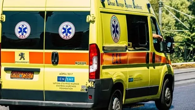Μοτοσυκλέτα σε επαρχιακό δρόμο μετά από τροχαίο δυστύχημα