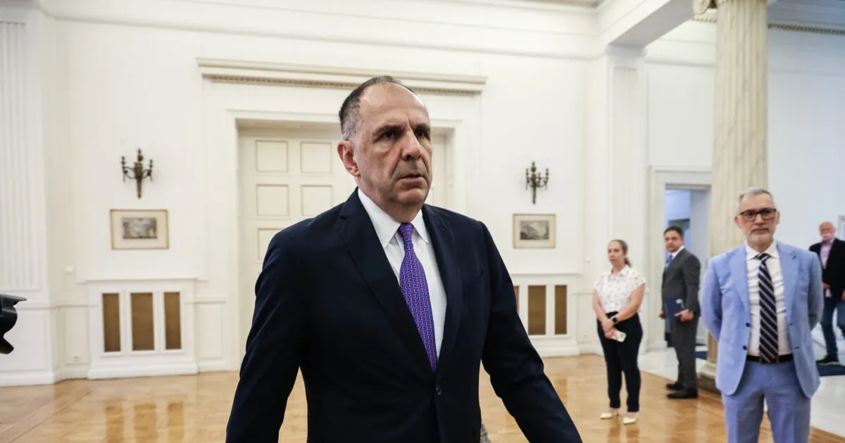 Ο υπουργός Εξωτερικών Γιώργος Γεραπετρίτης σε συνέντευξη