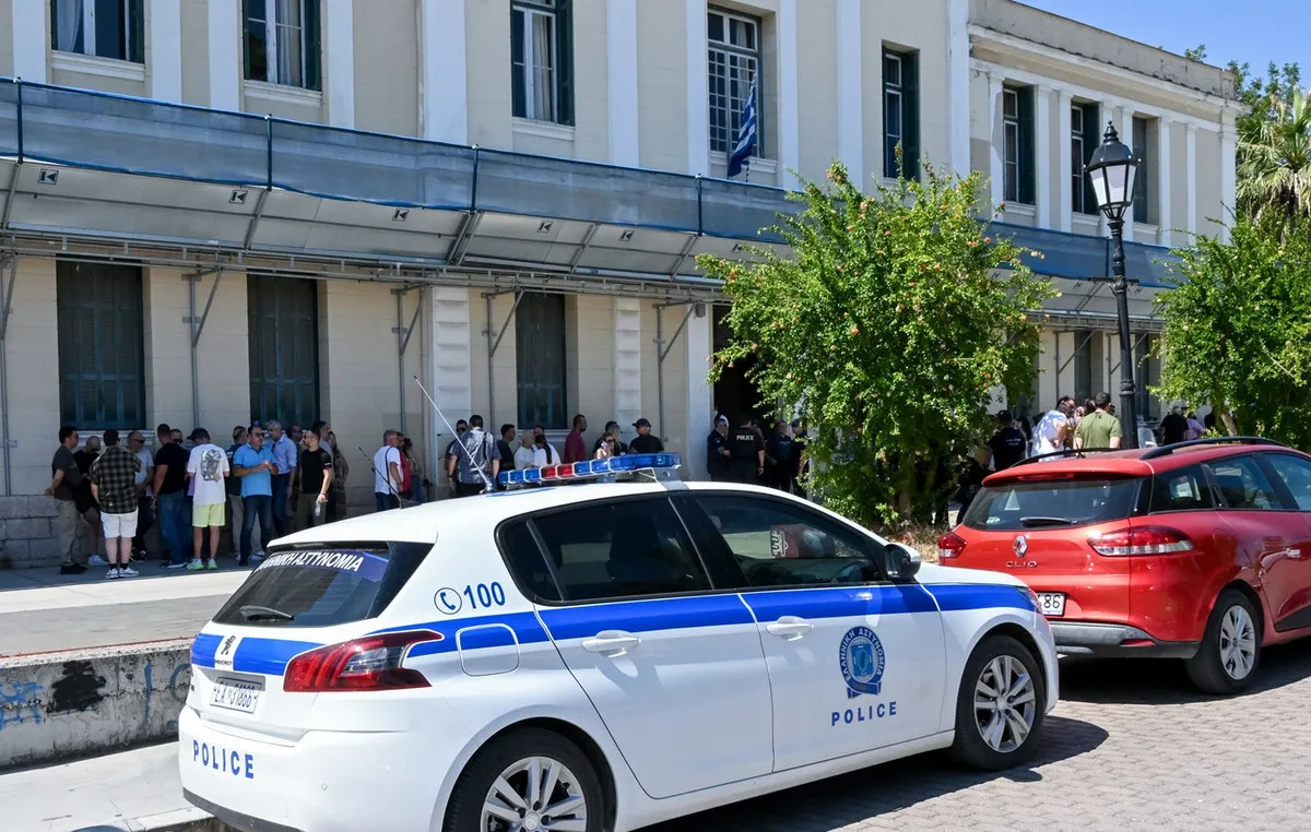 Αστυνομικοί της ΟΠΚΕ και σκηνή καταδίωξης στο Άργος