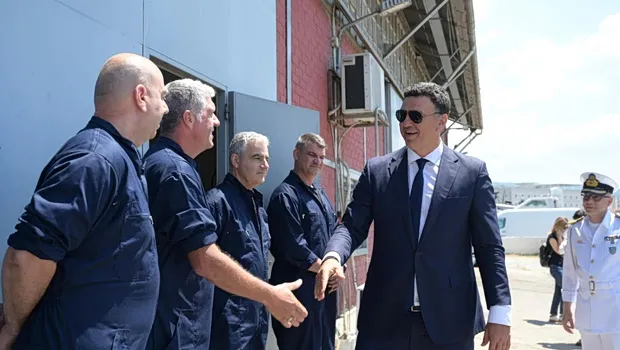 Ο Βασίλης Κικίλιας στο λιμάνι της Θεσσαλονίκης