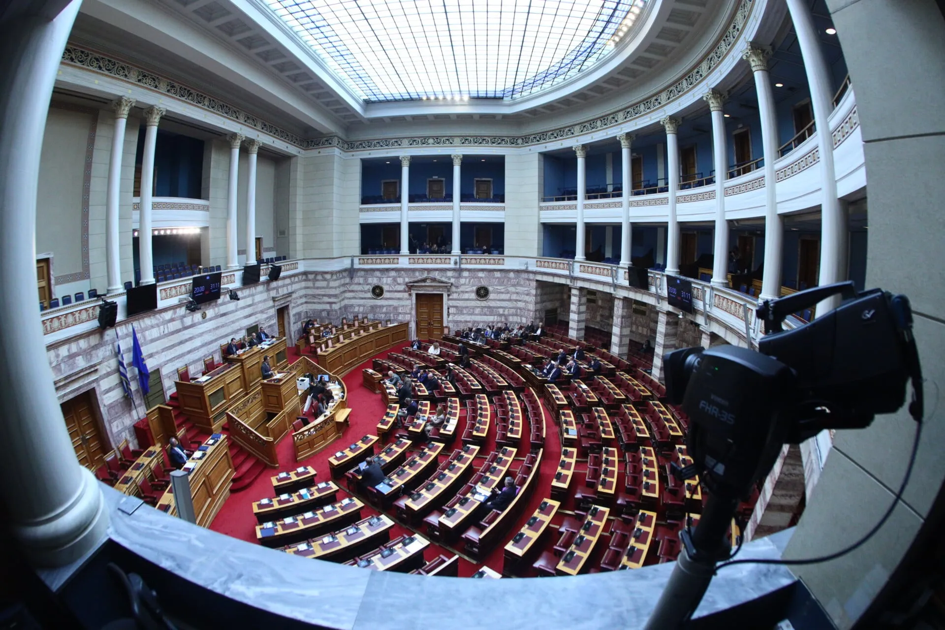 Ολομέλεια της Βουλής κατά τη συζήτηση του νομοσχεδίου για το νερό