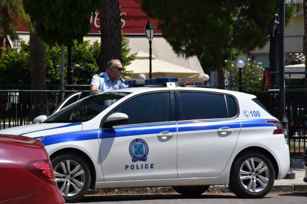 Αστυνομικοί της ΟΠΚΕ και σκηνή καταδίωξης στο Άργος