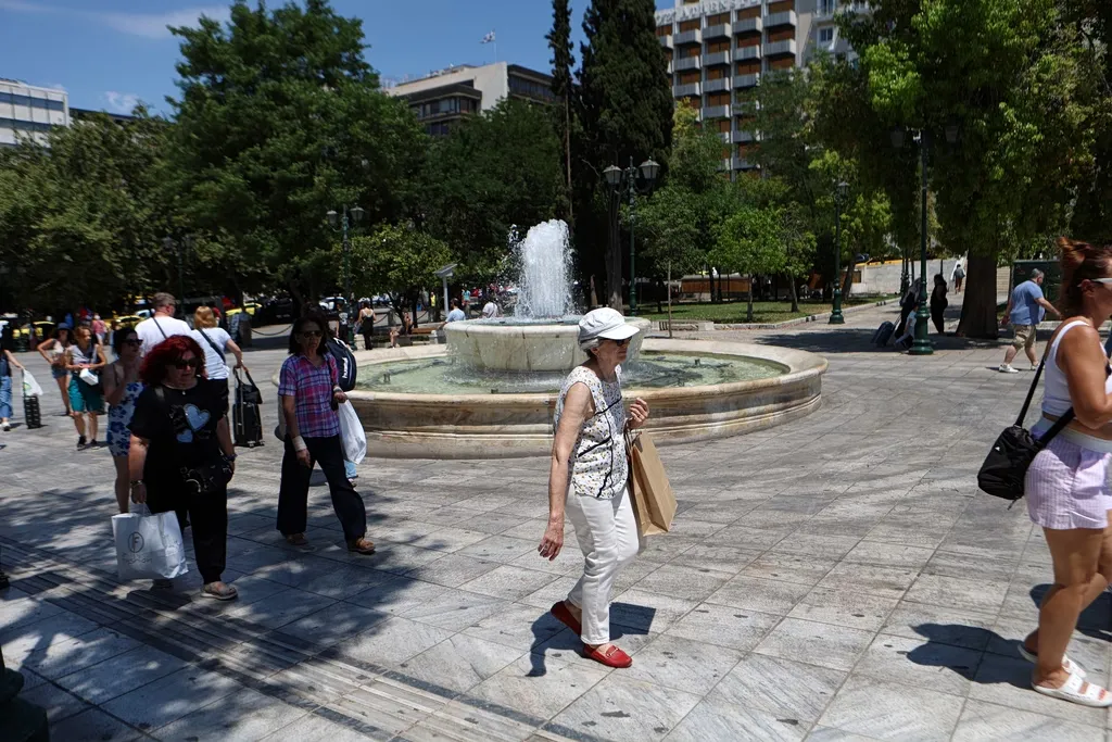 Αφρικανική σκόνη και καύσωνας πάνω από ελληνική πόλη