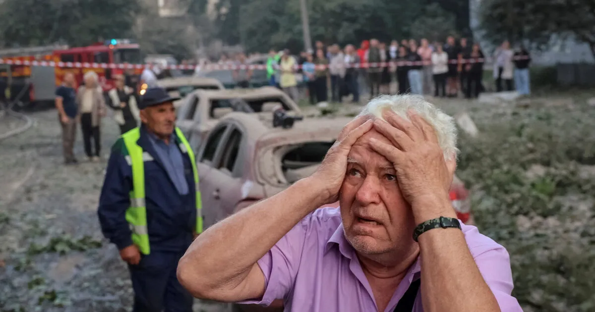 Καπνός από ρωσική επίθεση σε ουκρανική πόλη