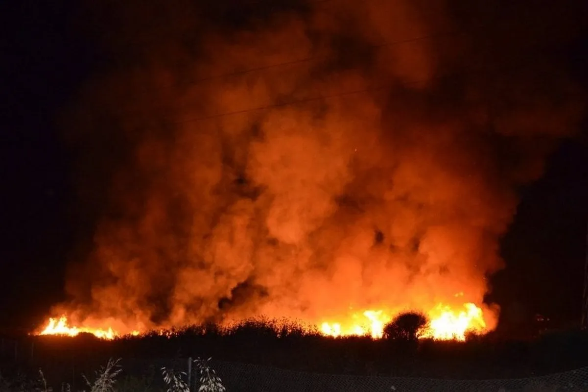 Πυρκαγιά σε μονάδα ανακύκλωσης στο Ομορφοχώρι Λάρισας