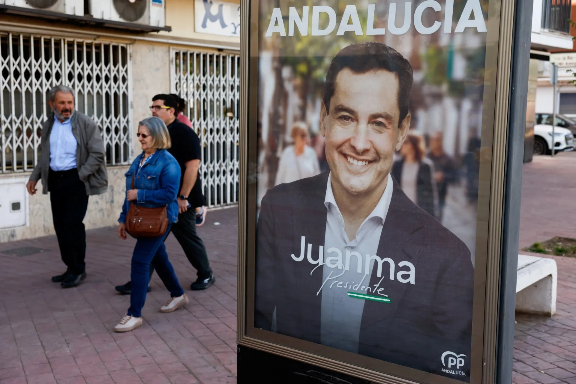 Ο Χουάνμα Μορένο σε συνεδρίαση της περιφερειακής βουλής της Σεβίλλης