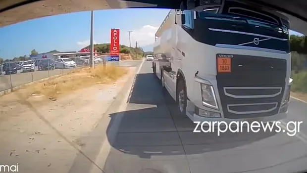 Βυτιοφόρο σε δρόμο κοντά στο αεροδρόμιο Χανίων