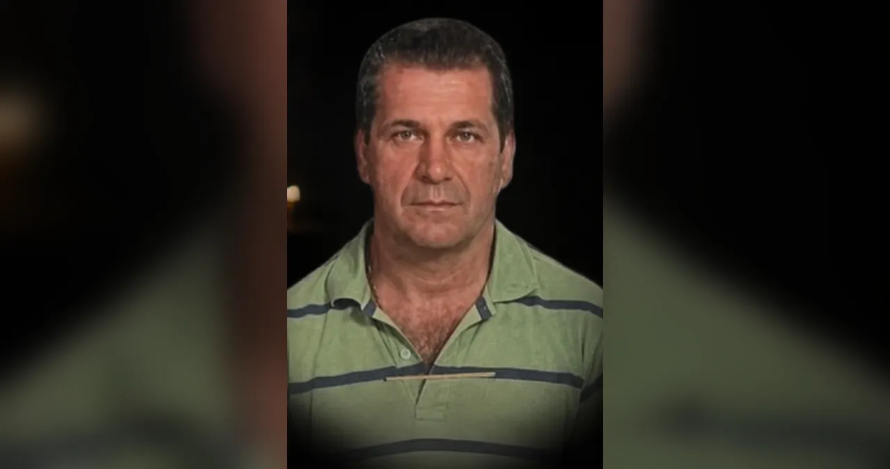 Τρακτέρ σε αγροτικό χωράφι στη Θεσσαλία