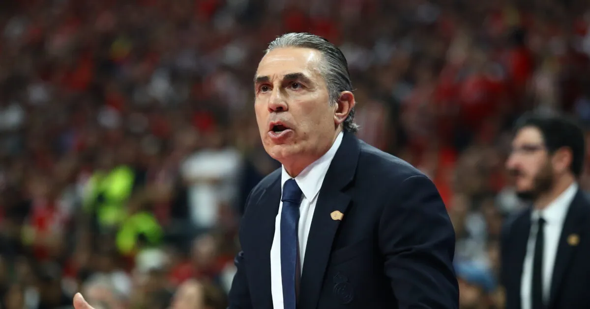 Ο Σέρτζιο Σκαριόλο στον πάγκο της Ρεάλ Μαδρίτης