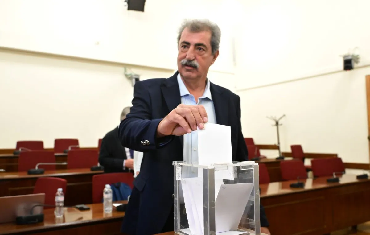 Ο Παύλος Πολάκης μιλά στην Κεντρική Επιτροπή ΣΥΡΙΖΑ