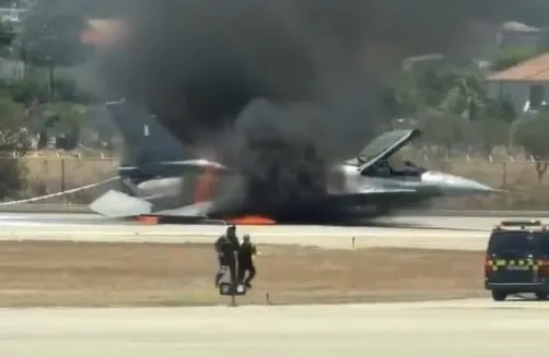 Μαχητικό F-16 μετά την αναγκαστική προσγείωση στη Ζάκυνθο