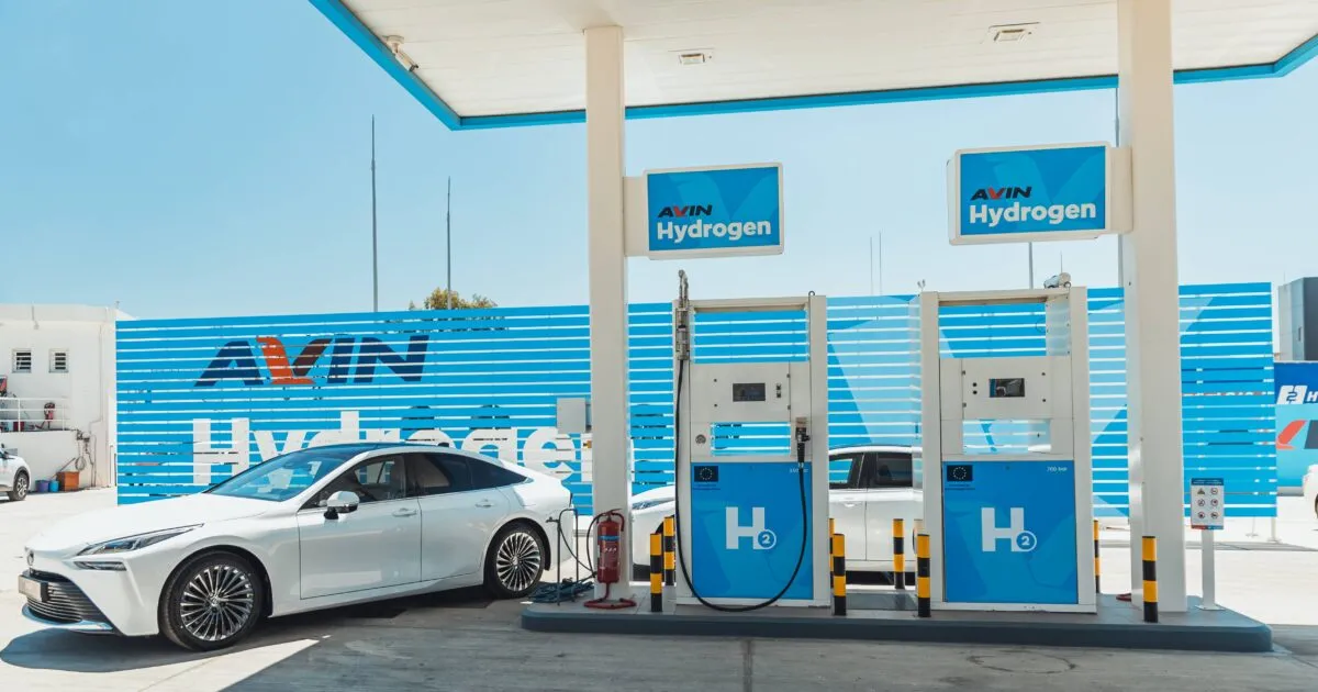 Η Motor Oil χαρίζει τα πρώτα υδρογονοκίνητα Toyota Mirai