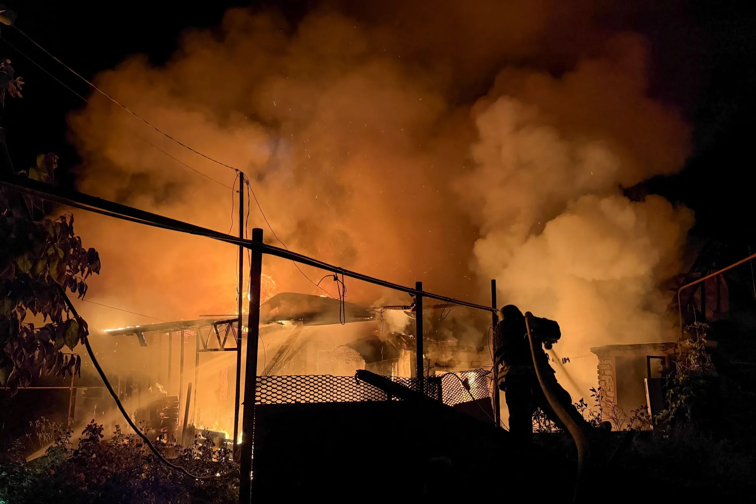 Συναγερμός και πυρκαγιά στο Κίεβο από ρωσική επιδρομή