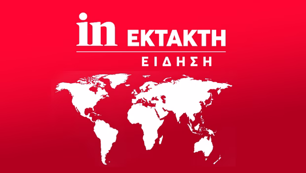 Πυροσβέστες κατασβήνουν φωτιά σε χαμηλή βλάστηση στη Χαλκίδα