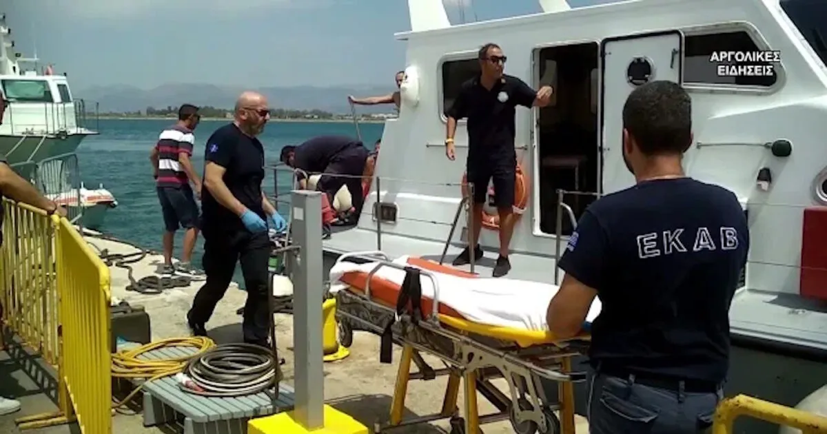 Σκάφος στη θαλάσσια περιοχή των Σπετσών