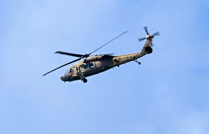 Αμερικανικό στρατιωτικό ελικόπτερο πάνω από την Αραβική Θάλασσα
