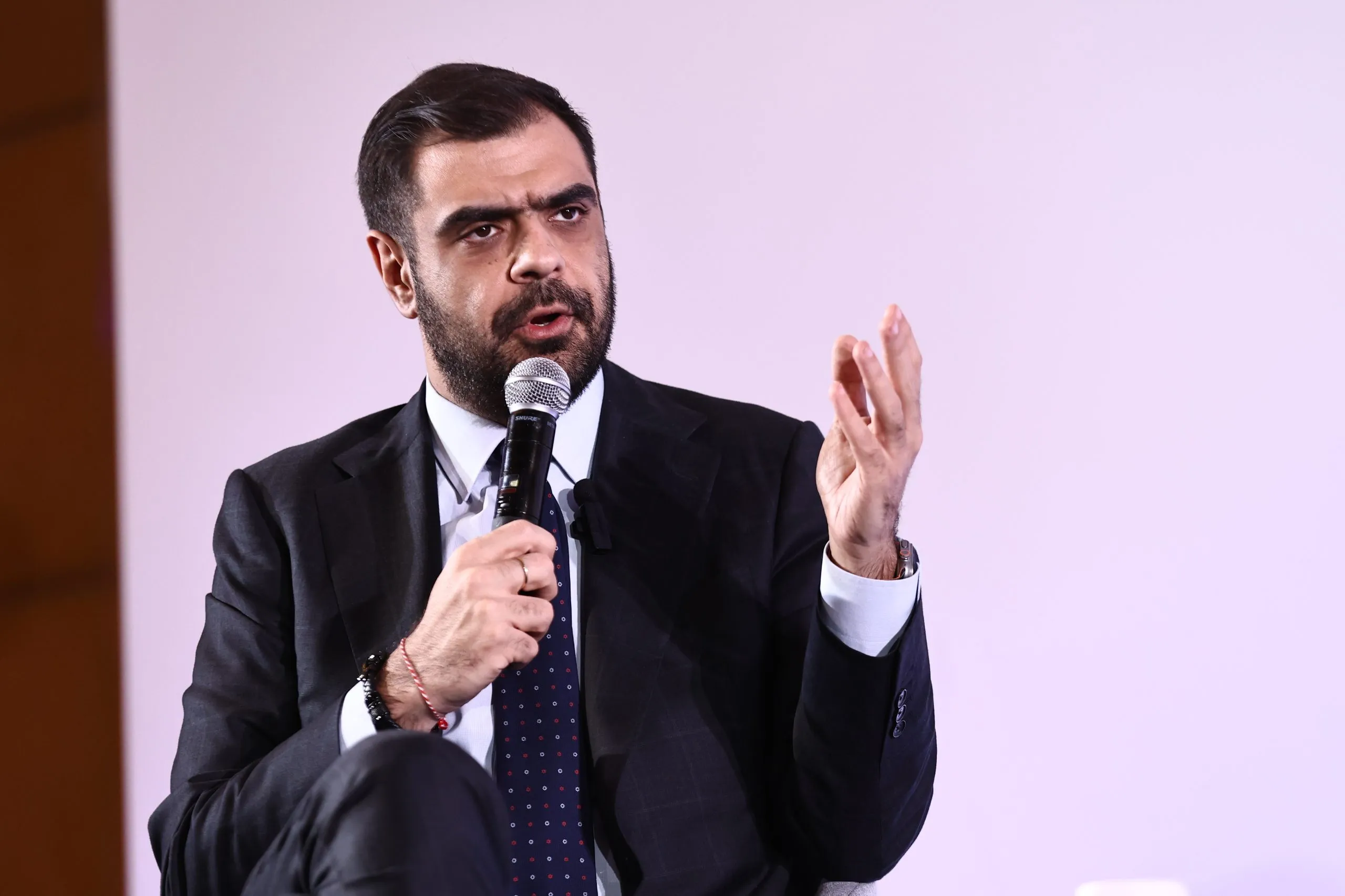Ο Παύλος Μαρινάκης σε συνέντευξη για την οικονομία