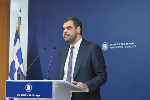 Ο Παύλος Μαρινάκης στην ενημέρωση πολιτικών συντακτών