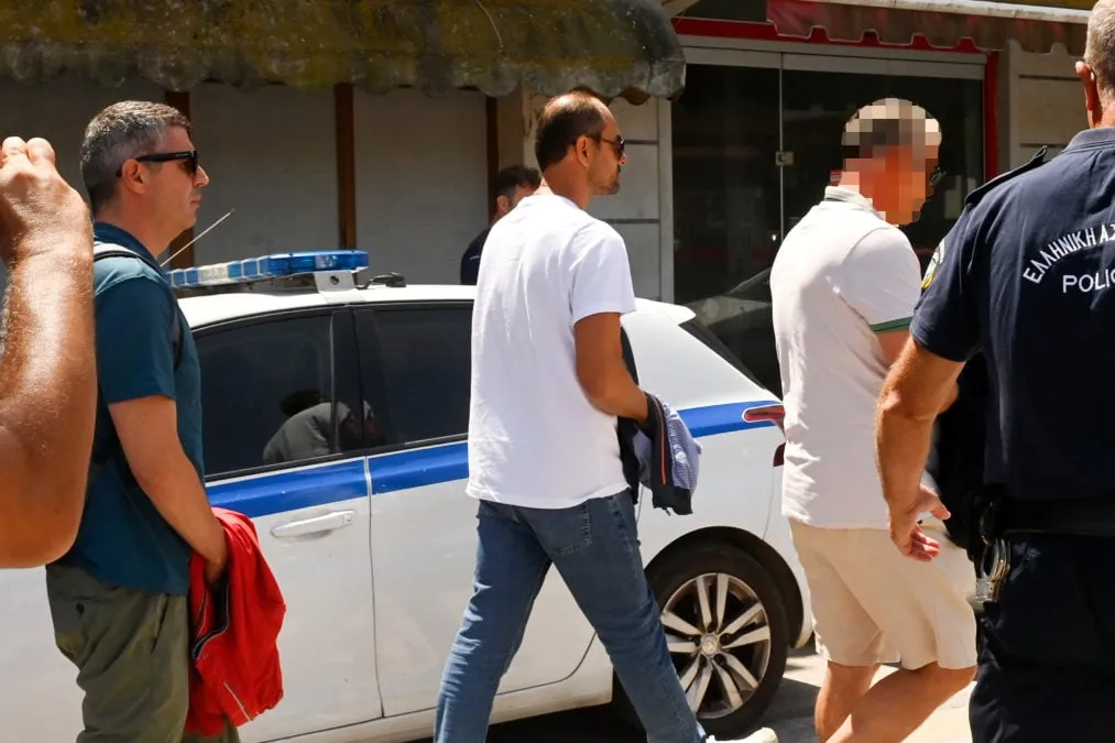 Εργοστάσιο ξυδιού στα Εξαμίλια Κορινθίας μετά την έκρηξη