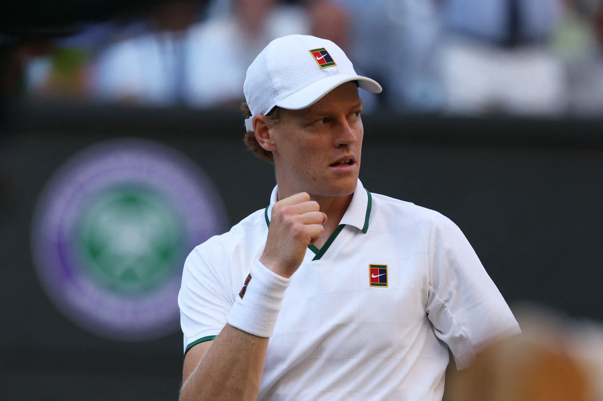 Ο Σίνερ πανηγυρίζει την κατάκτηση του Wimbledon 2026