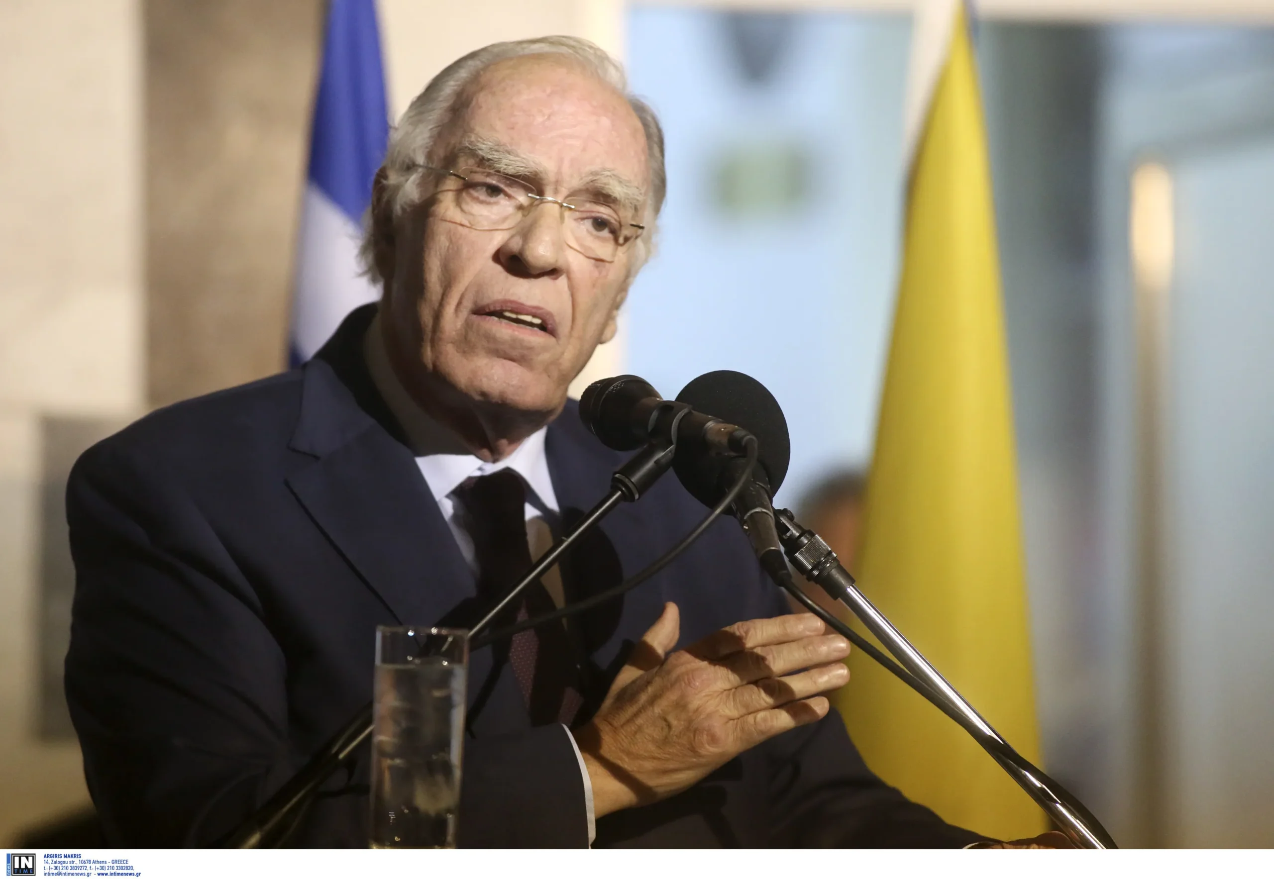 Ο Βασίλης Λεβέντης σε πολιτική εκδήλωση