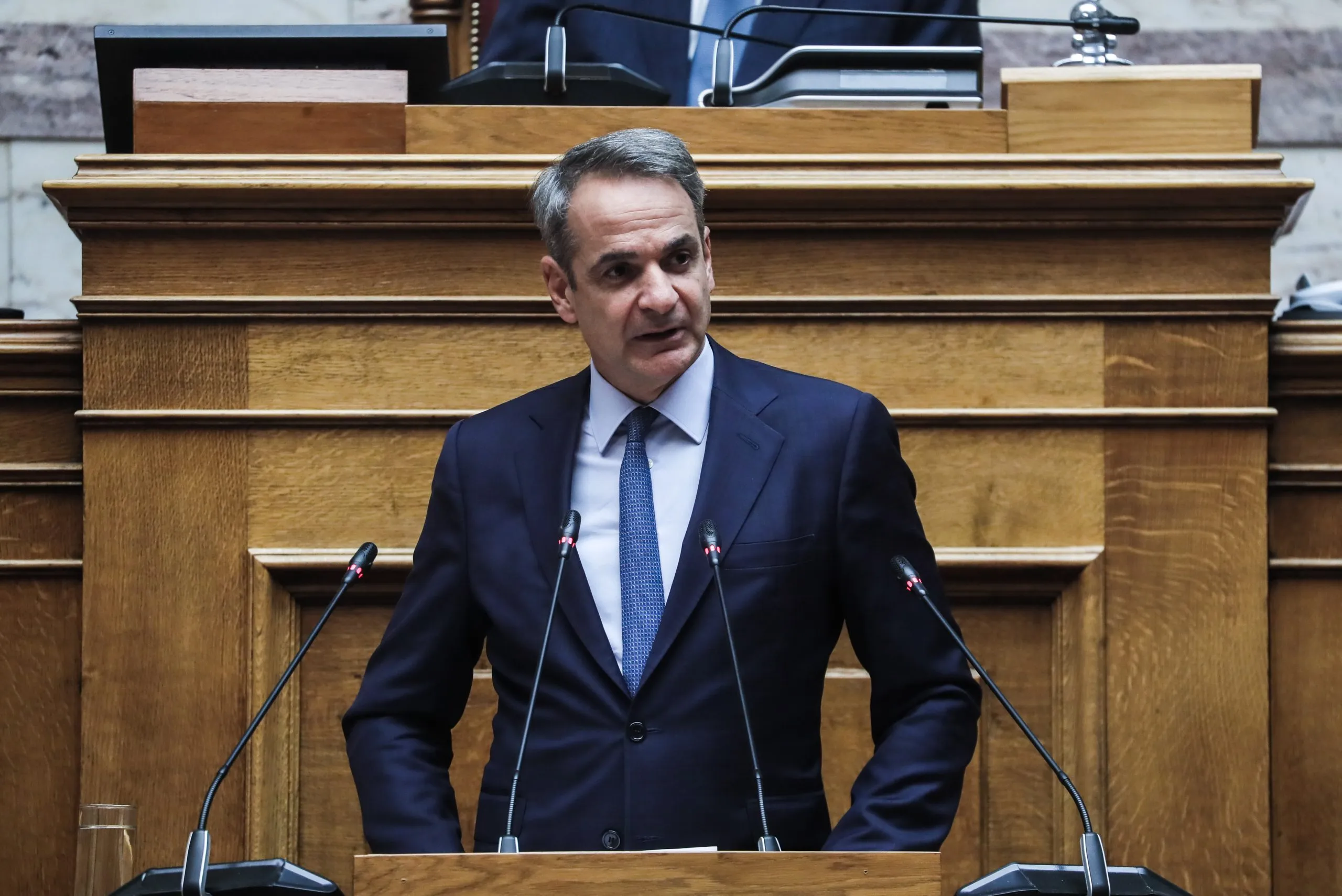 Ο Κυριάκος Μητσοτάκης μιλά στην Κοινοβουλευτική Ομάδα της ΝΔ