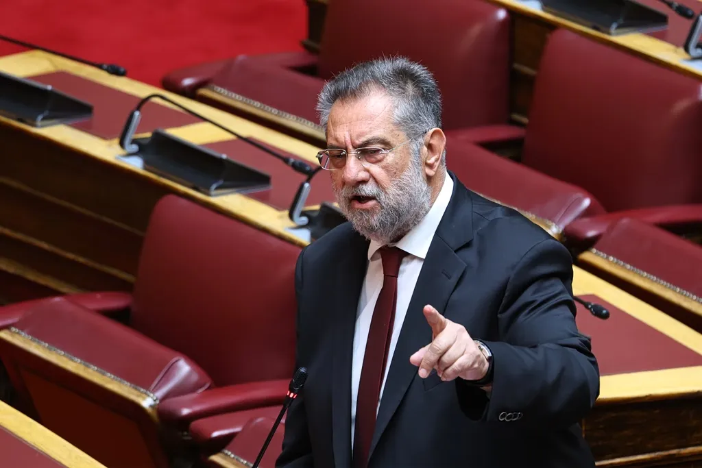 Ο βουλευτής Ανδρέας Παναγιωτόπουλος στη Βουλή των Ελλήνων