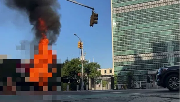 Αυτοπυρπόληση διαδηλωτή έξω από την έδρα του ΟΗΕ