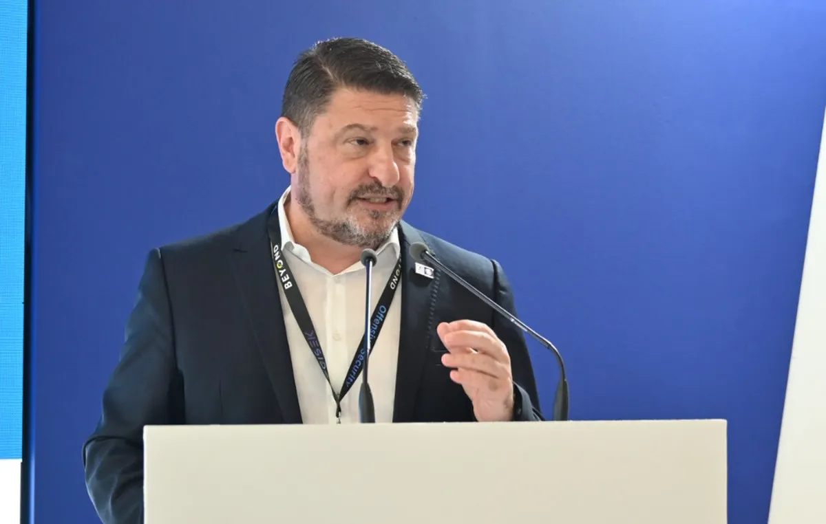 Νίκος Χαρδαλιάς στην παρουσίαση νέου γηπέδου Ολυμπιακού
