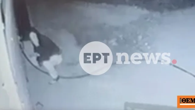 Δράστης με καλυμμένο πρόσωπο πλησιάζει στάνη τη νύχτα
