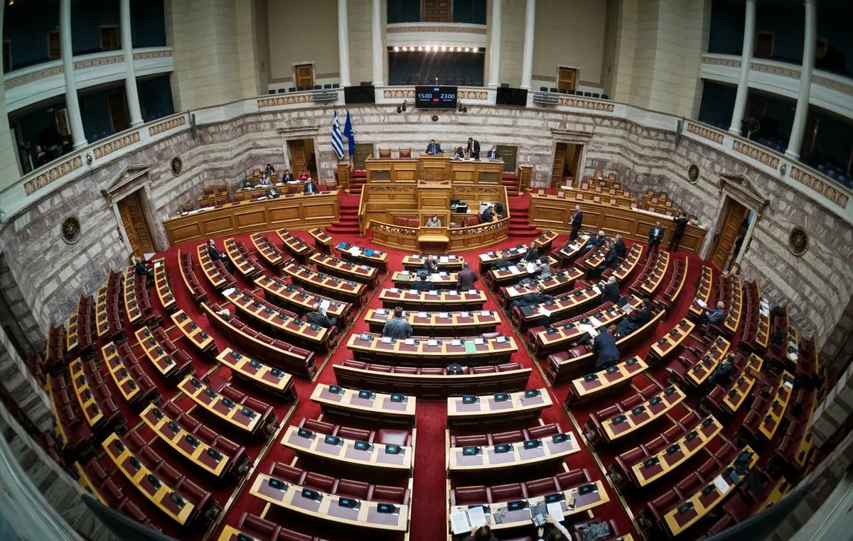 Κινητοποίηση ΑΔΕΔΥ στα Προπύλαια κατά της αναθεώρησης