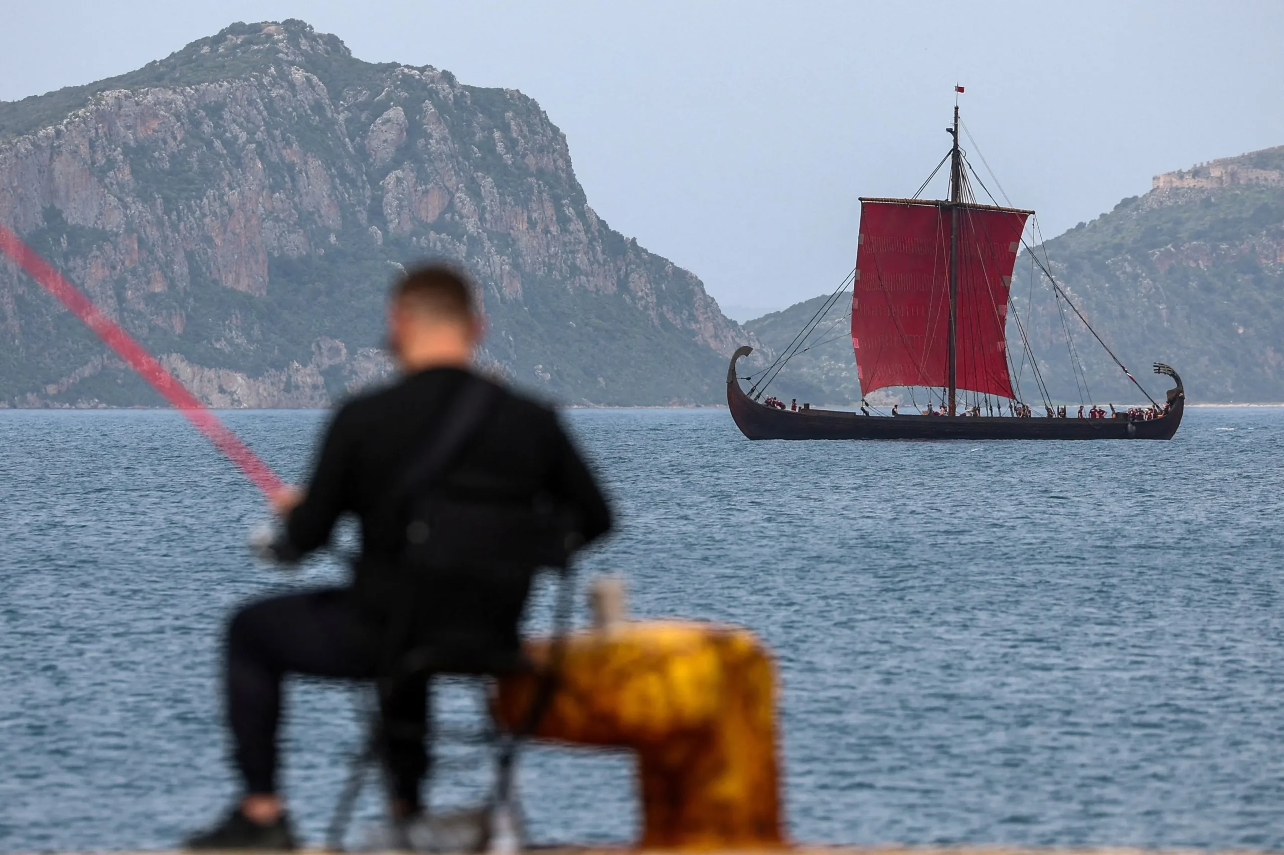 Πρωτοσέλιδο ιρανικής εφημερίδας με φωτογραφίες ξένων ηγετών