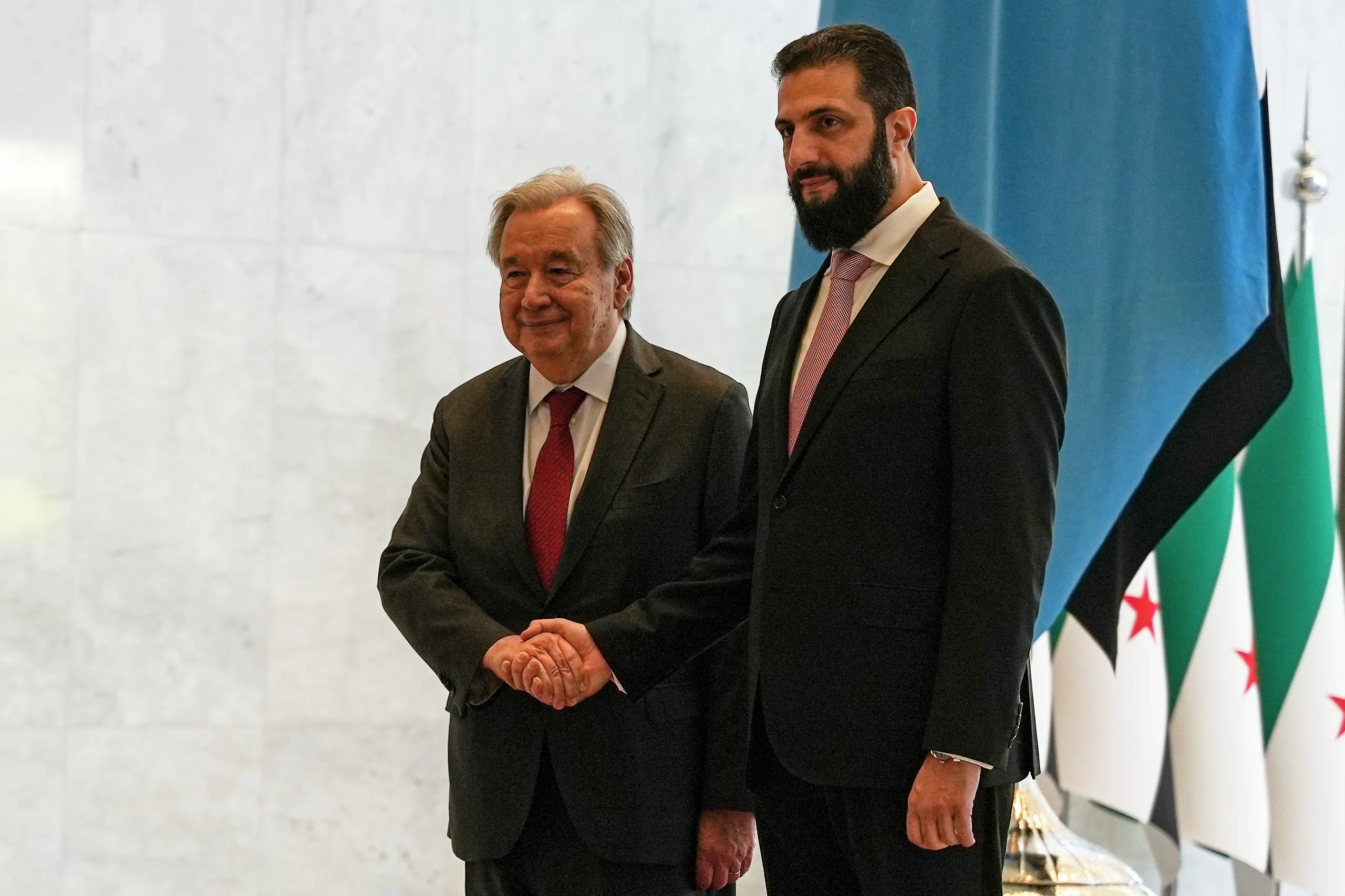 Ο Αντόνιο Γκουτέρες με τον Άχμαντ αλ Σάρα στη Δαμασκό