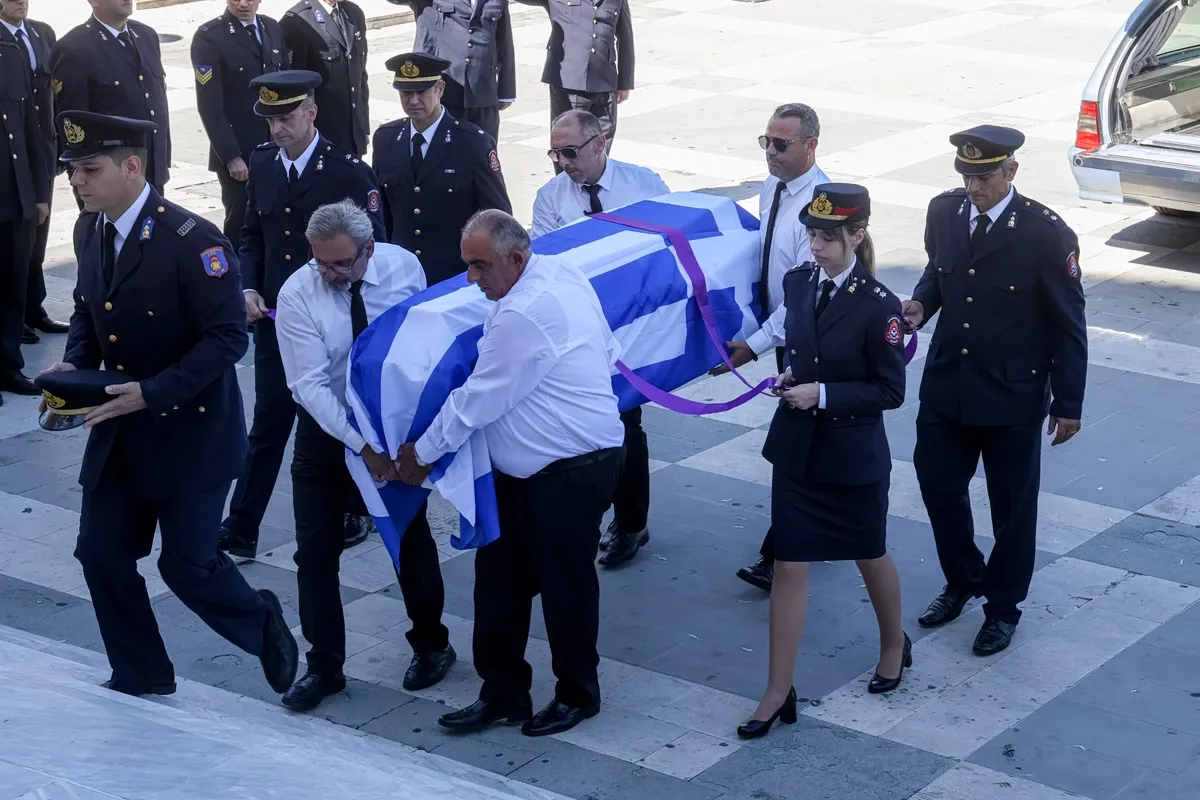 Κηδεία πυροσβέστη Κωνσταντίνου Λαιμοδέτη στο Αγρίνιο