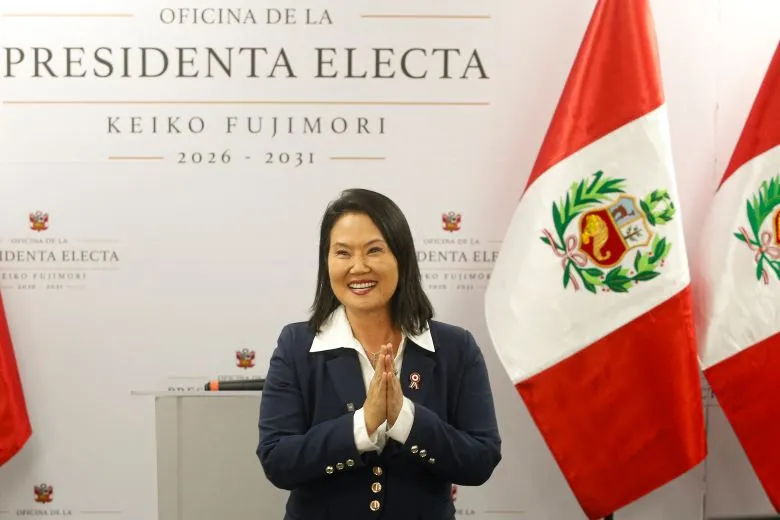 Η Κέικο Φουχιμόρι πανηγυρίζει την εκλογή της ως πρόεδρος του Περού