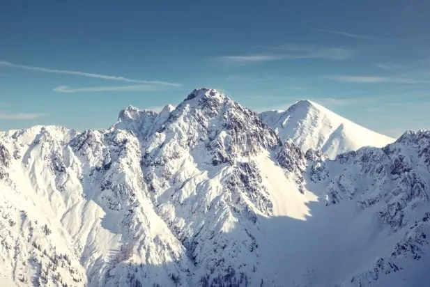 Αλεξίπτωτο πλαγιάς πάνω από τις αυστριακές Άλπεις