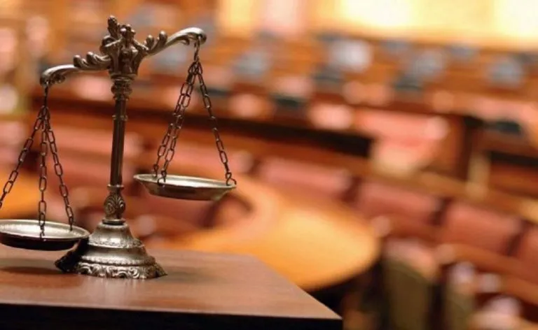 Δικηγόροι σε συνεδρίαση για την ΚΥΑ μετανάστευσης
