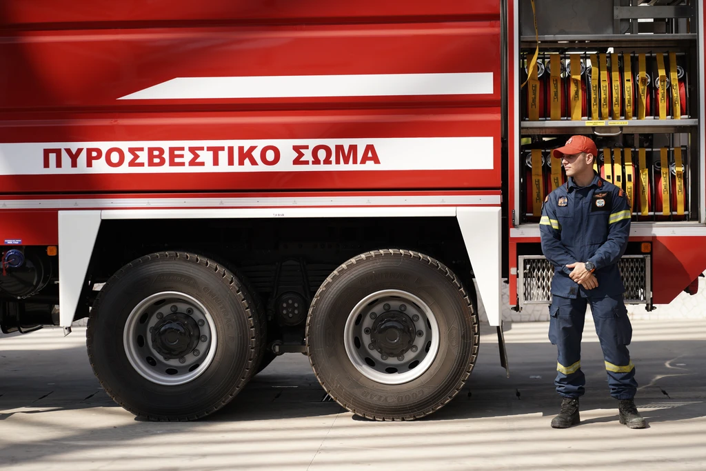 Πυροσβέστες επιχειρούν στη φωτιά στο Ρέθυμνο